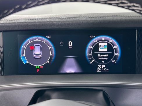 New 2025 Volkswagen Tiguan SE image 10