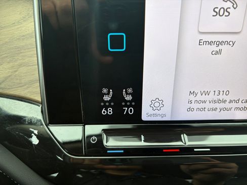 Used 2025 Volkswagen Atlas SE image 21