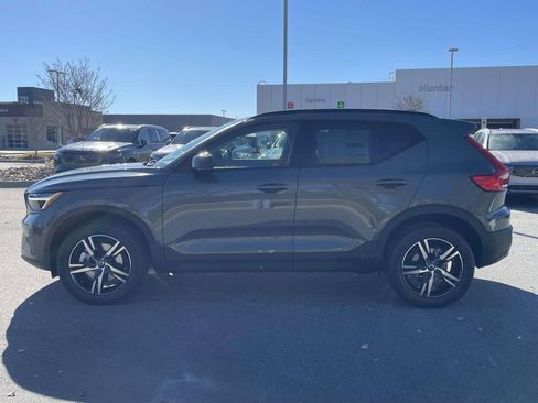 New 2026 Volvo XC40 B4 Core w/ Climate Package image 25