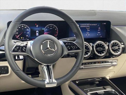 New 2025 Mercedes-Benz GLA 250 image 17