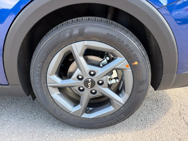 New 2027 Kia K4 FWD image 25