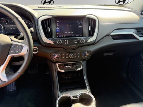 Used 2024 GMC Terrain SLT AWD/4WD image 11