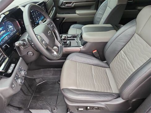 Used 2024 Chevrolet Silverado 1500 ZR2 w/ Technology Package image 19