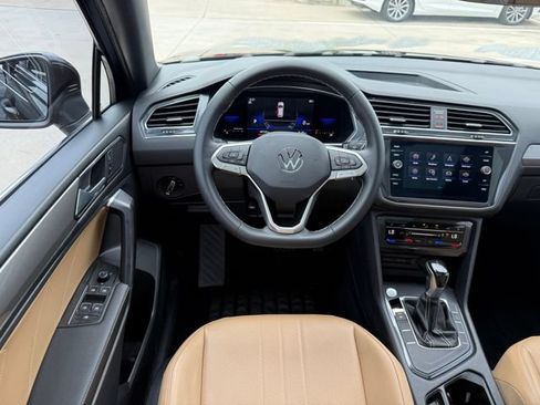 Used 2022 Volkswagen Tiguan SE FWD image 24