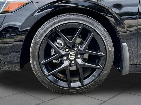 Used 2025 Honda Civic Sport image 11