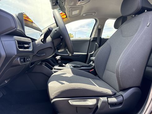 Used 2025 Kia K4 FWD image 16
