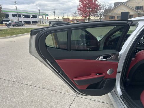 Used 2018 Kia Stinger GT2 image 36