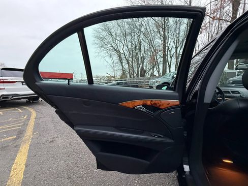 Used 2006 Mercedes-Benz E 350 4MATIC Sedan image 16