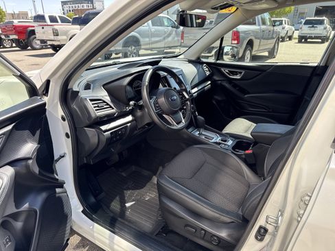 Used 2019 Subaru Forester Premium AWD/4WD image 2