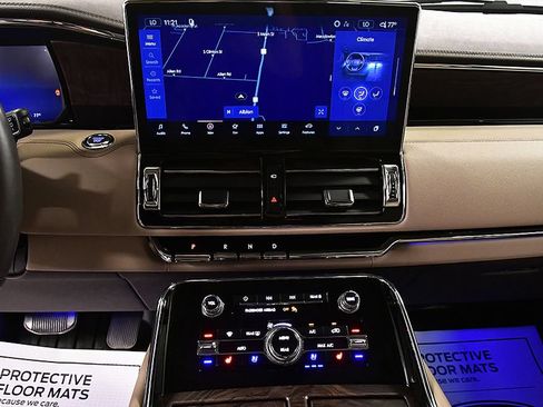Used 2024 Lincoln Navigator Reserve AWD/4WD image 26