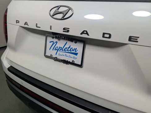 Used 2023 Hyundai Palisade Limited AWD/4WD image 9