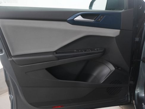 Used 2022 Volkswagen Taos SE image 20