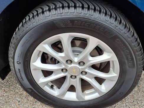 Used 2019 Chevrolet Equinox LT w/ Driver Convenience Package FWD image 8