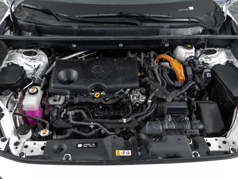 Used 2022 Toyota RAV4 LE AWD/4WD image 46