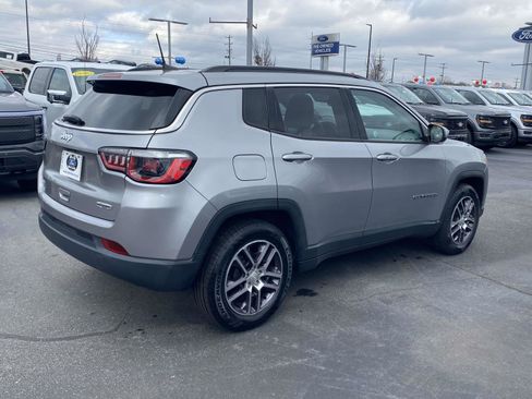 Used 2019 Jeep Compass Latitude image 6