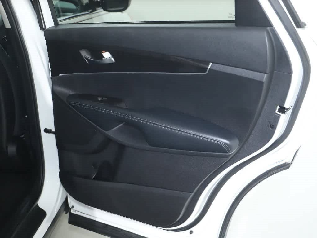 Used 2017 Kia Sorento FWD image 29