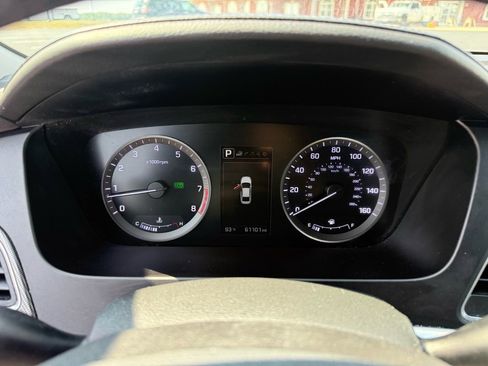 Used 2016 Hyundai Sonata Sport w/ Option Group 03 image 8