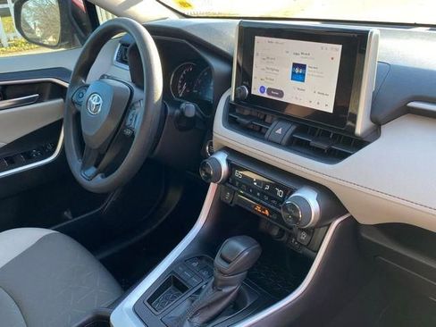 Used 2025 Toyota RAV4 XLE w/ Convenience Package image 24