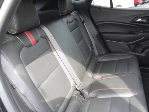 Used 2025 Chevrolet Trax RS FWD image 25