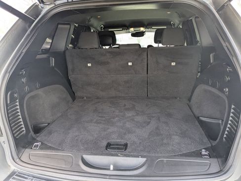 Used 2020 Jeep Grand Cherokee Laredo image 27