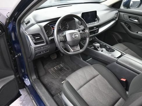 Used 2025 Nissan Rogue SV FWD image 21