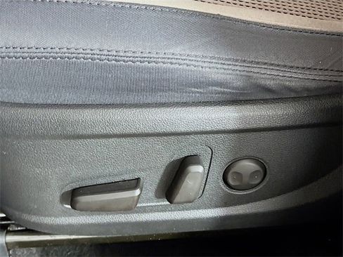 Used 2019 Hyundai Santa Fe SEL image 19