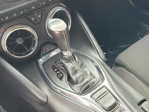 Used 2020 Chevrolet Camaro LT image 27
