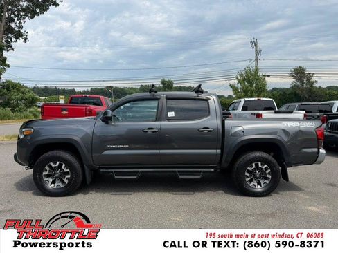 Used 2019 Toyota Tacoma TRD Off-Road AWD/4WD image 6