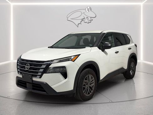 Used 2024 Nissan Rogue S AWD/4WD image 1