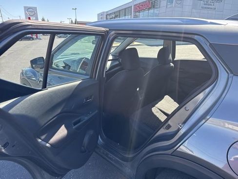 Used 2021 Nissan Kicks SV image 12