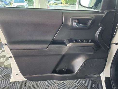 Used 2023 Toyota Tacoma TRD Off-Road image 20