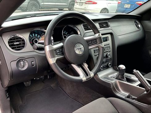Used 2013 Ford Mustang GT image 17
