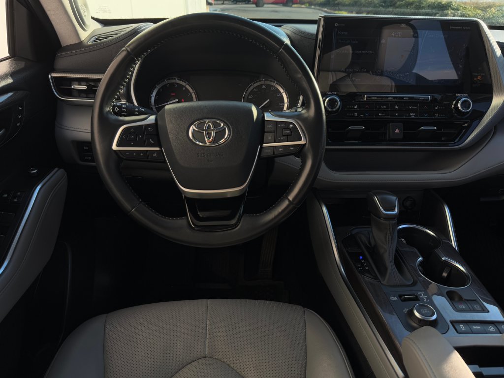 Used 2022 Toyota Highlander Platinum AWD/4WD image 14