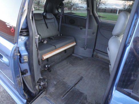 Used 2007 Dodge Grand Caravan SXT w/ Leather Interior Group image 6