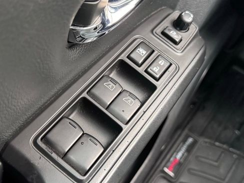 Used 2021 Nissan Titan PRO-4X w/ Pro-4x Convenience Package AWD/4WD image 24