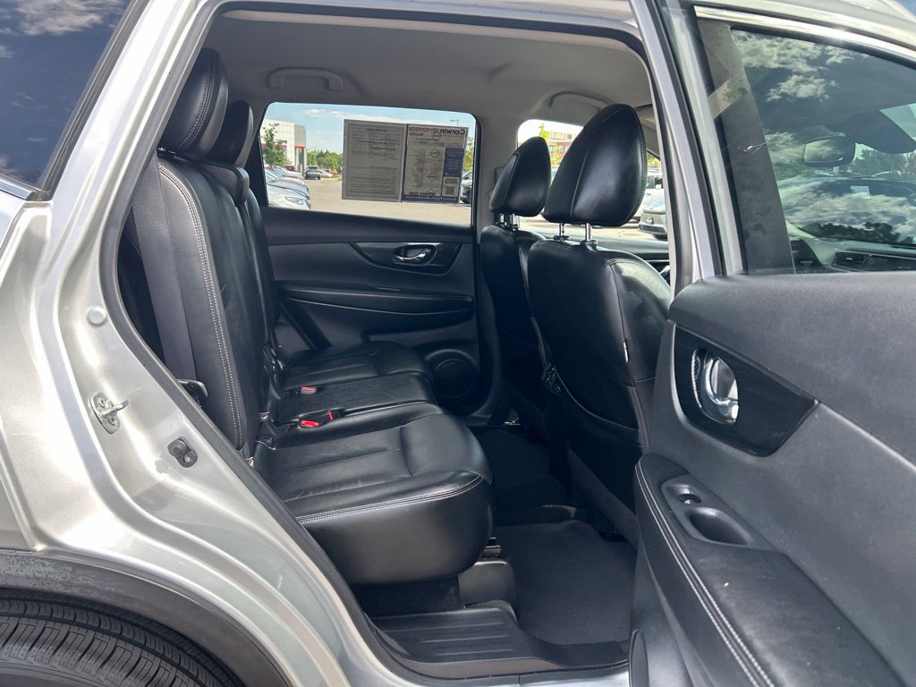 Used 2018 Nissan Rogue SL AWD/4WD image 16