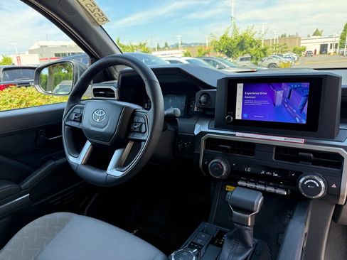 Certified 2025 Toyota Tacoma SR5 AWD/4WD image 20