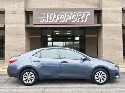 Used 2017 Toyota Corolla LE image 4