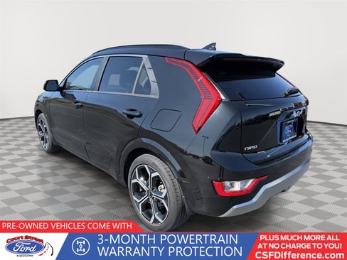 Used 2023 Kia Niro EX Touring image 3