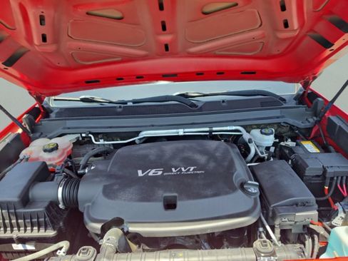 Used 2019 Chevrolet Colorado W/T w/ WT Convenience Package RWD image 10