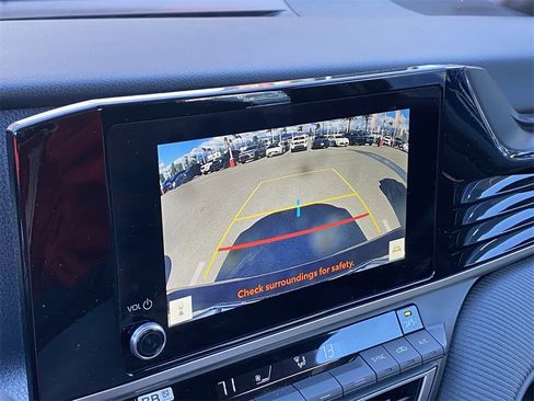 Used 2026 Toyota Camry SE image 8