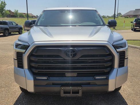 Used 2022 Toyota Tundra SR5 RWD image 2