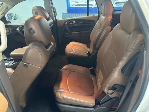 Used 2013 Buick Enclave Leather image 17