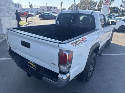 Certified 2023 Toyota Tacoma TRD Off-Road AWD/4WD image 11
