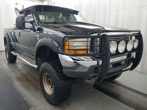 Used 2001 Ford F250 Lariat AWD/4WD image 1