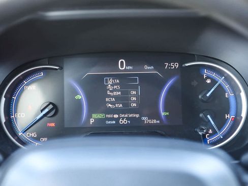 Used 2025 Toyota RAV4 XLE AWD/4WD image 19