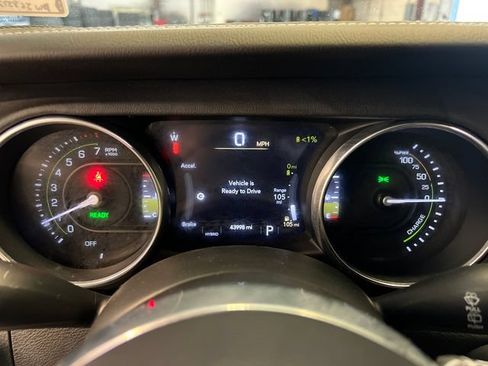 Used 2023 Jeep Wrangler Unlimited Sahara w/ Cold Weather Group AWD/4WD image 22