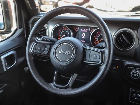 Used 2020 Jeep Gladiator Sport w/ Auxiliary Switch Group AWD/4WD image 14