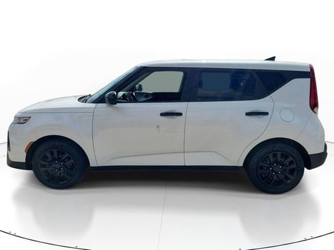 Used 2021 Kia Soul LX FWD image 4