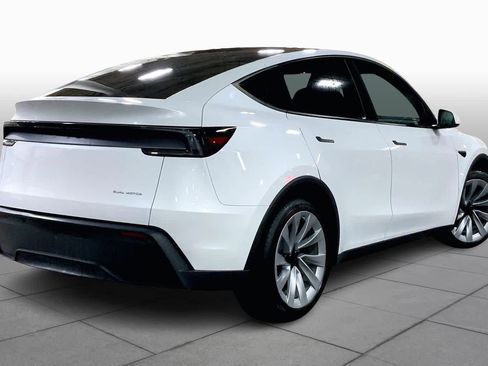 Used 2026 Tesla Model Y AWD image 13